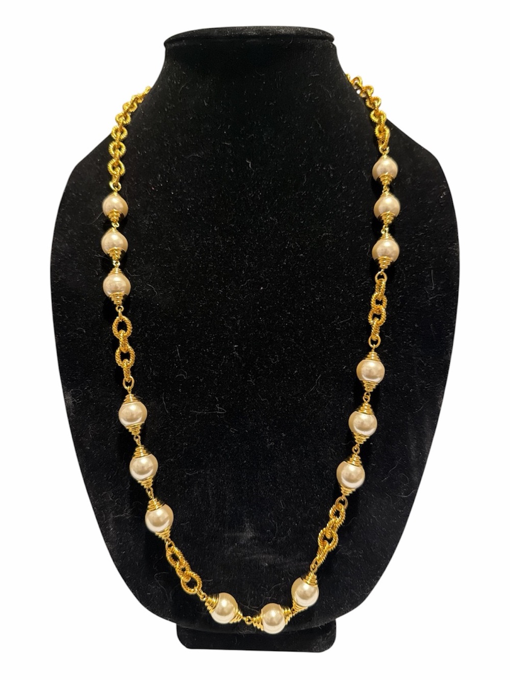 Vintage Napier Gold Tone Faux Pearl Runway Station Chain Necklace Late 80s 90s